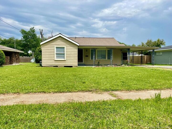126 Spring Street  Lake Charles LA 70605 photo