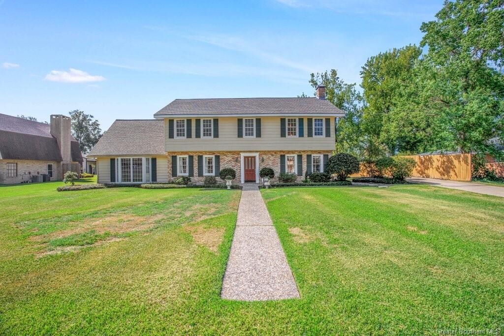 Property Photo: 2119 Pin Oak Lane LA 70605