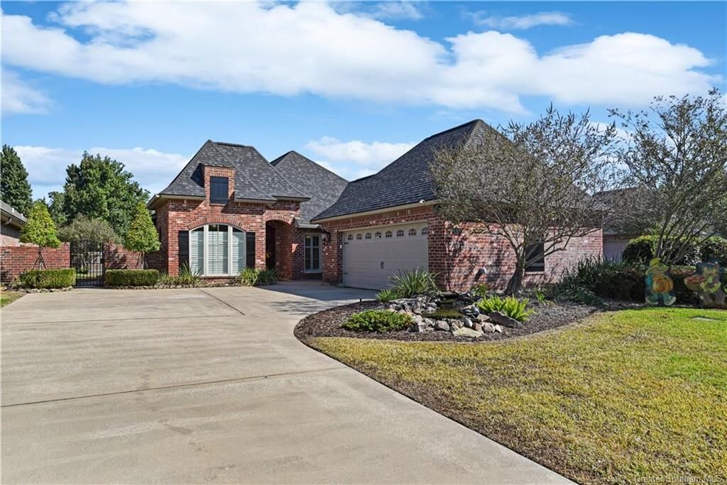 Property Photo:  912 N Yorkshire Circle N  LA 70605 