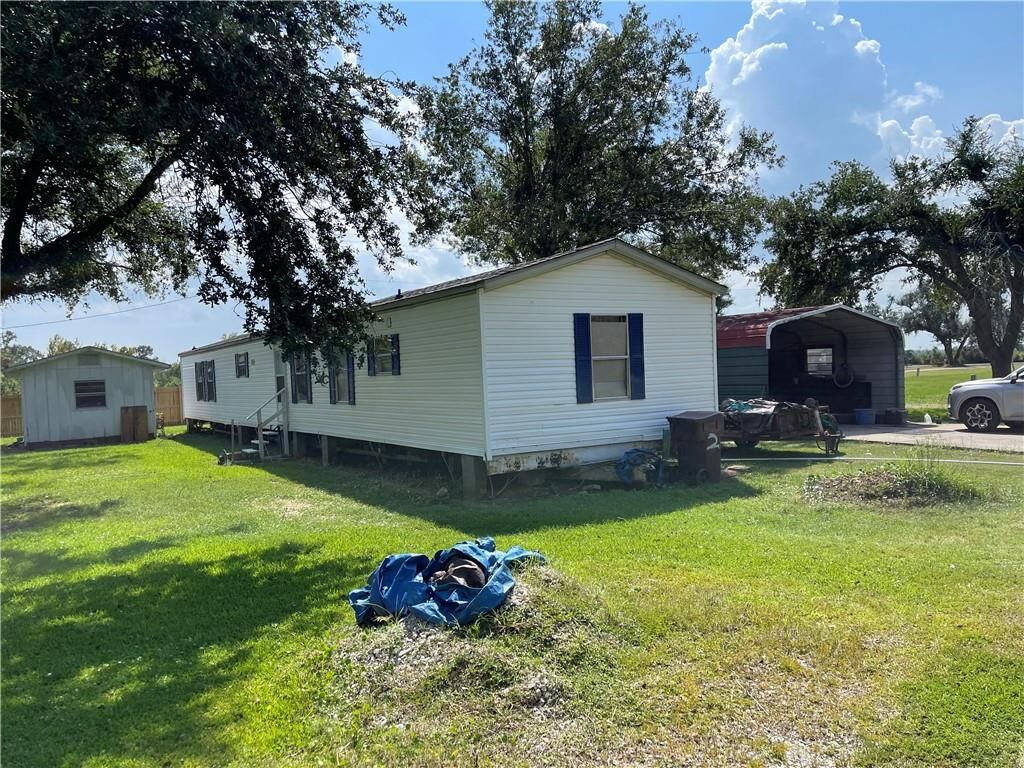Property Photo: 6461 Johnny Jones Road B LA 70665