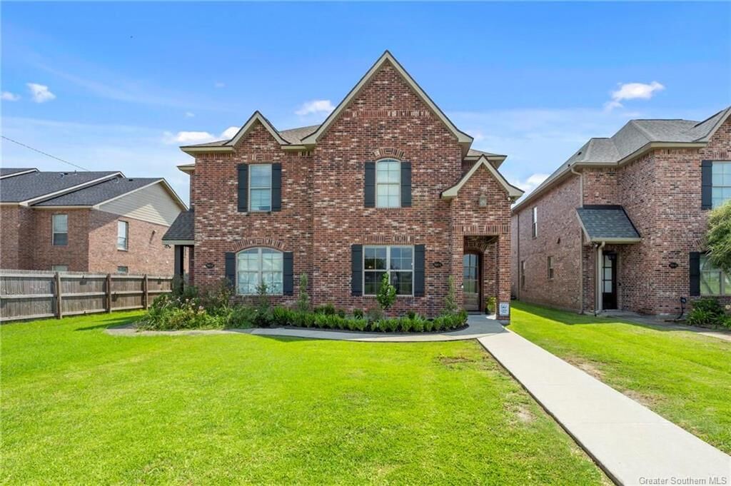 Property Photo: 1550 Lacadie Drive 11 LA 70605