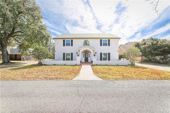 Property Photo:  4000 Locke Lane 9  LA 70605 