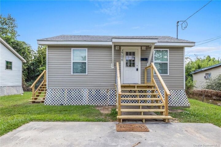 Property Photo:  1706 Bryant Court  LA 70601 