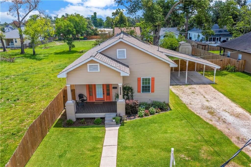 Property Photo:  1721 Bilbo Street  LA 70601 