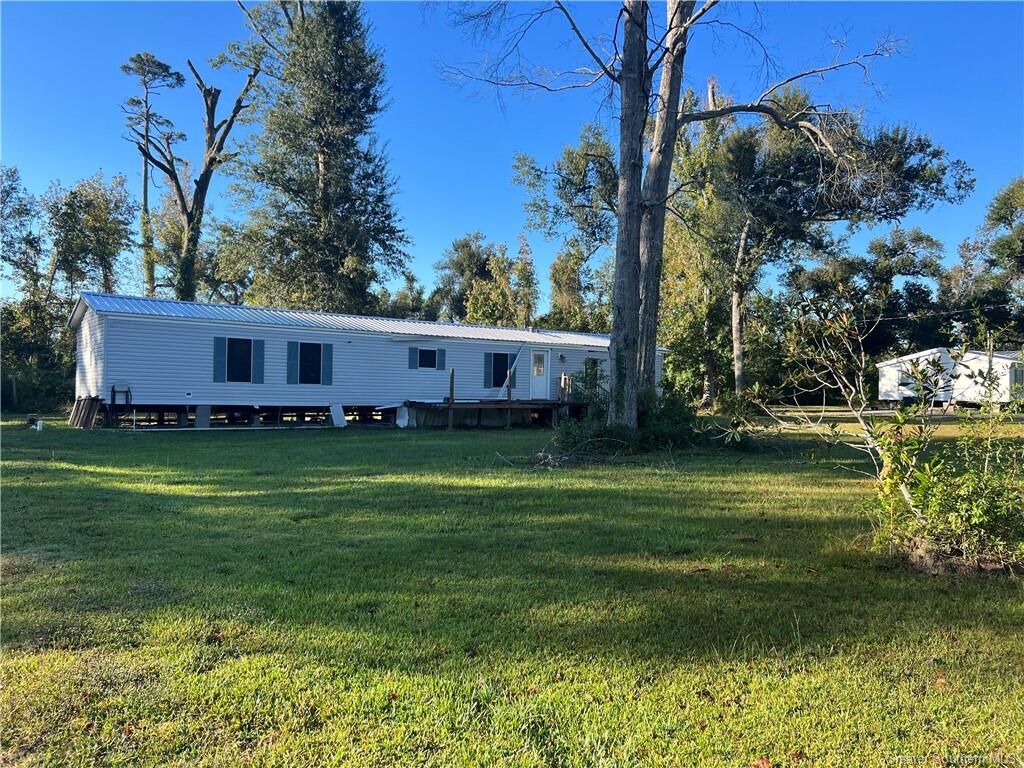 Property Photo: 725 Majestic Oak Drive LA 70663