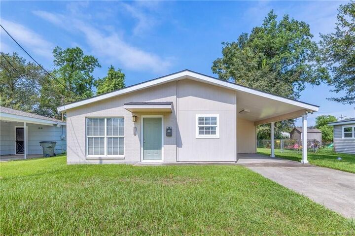 Property Photo: 4016 Vanderbilt Street LA 70607