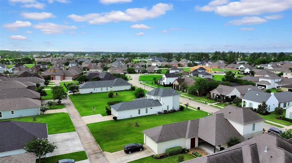 Property Photo: 5813 Shining Way Street LA 70605
