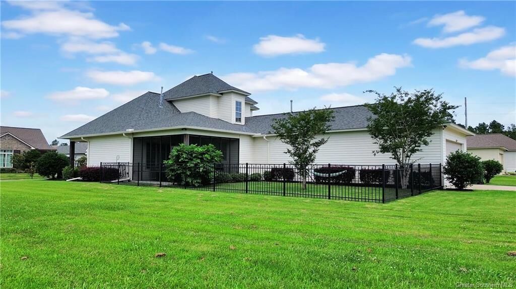 Property Photo: 5813 Shining Way Street LA 70605