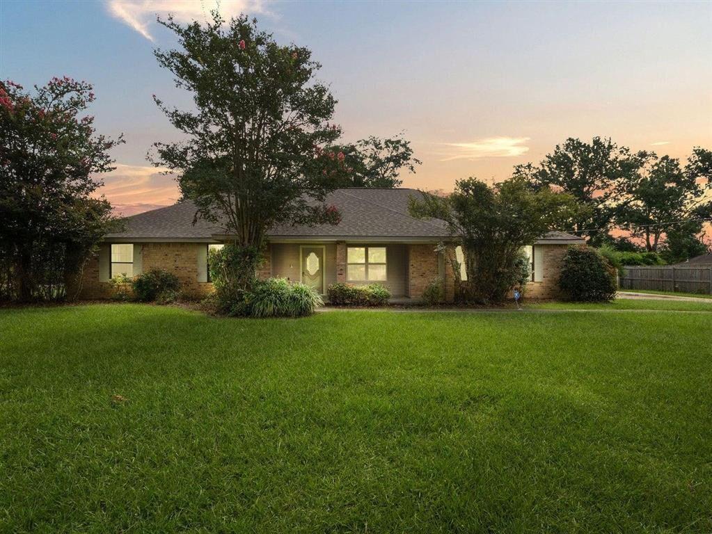 Property Photo:  1598 Glendale Road  LA 70634 
