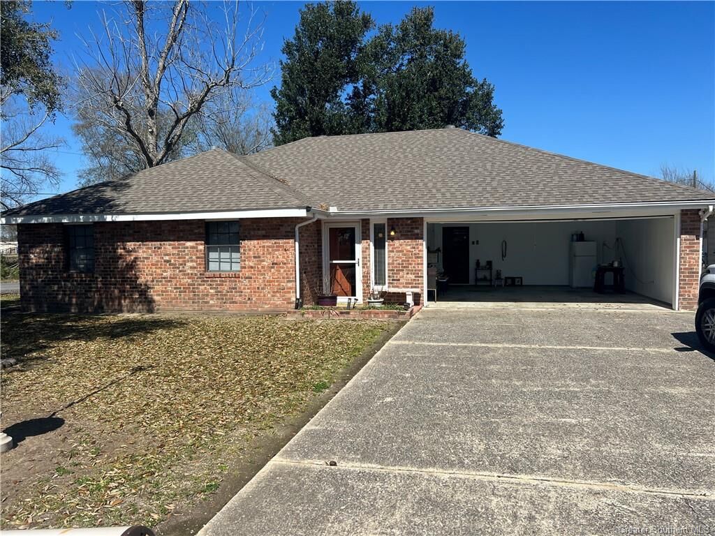 Property Photo: 621 Topsy Road LA 70607