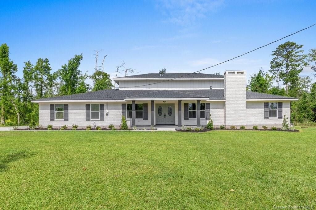 Property Photo: 701 Deidre Road LA 70611