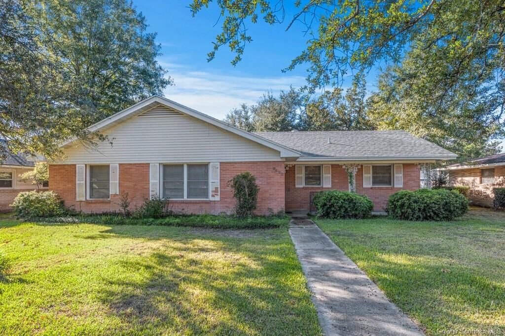 Property Photo: 2422 Oak Park Boulevard LA 70601