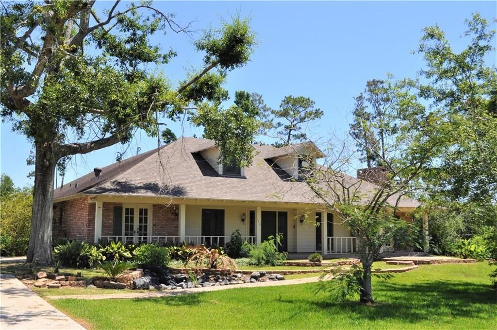 Property Photo:  160 W Park Manor Drive W  LA 70611 