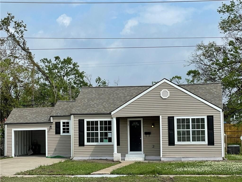Property Photo:  917 12th Street  LA 70601 