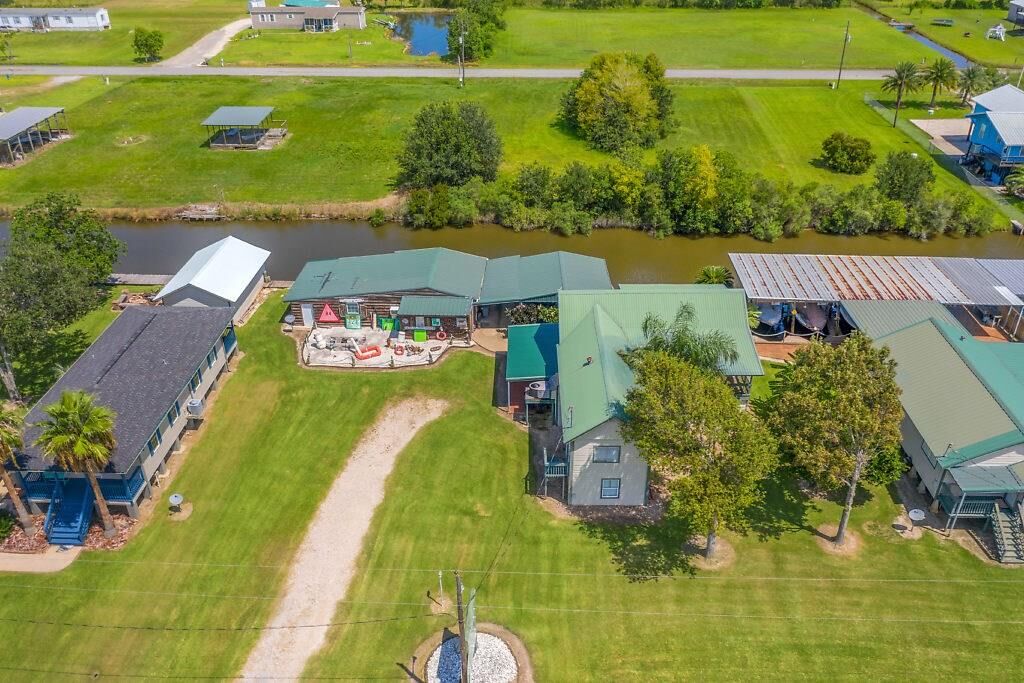 Property Photo: 289 Lake Breeze Road LA 70645