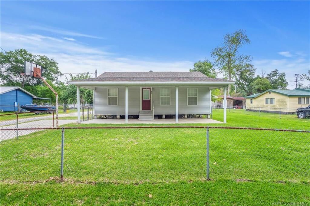 Property Photo:  610 Barrett Street  LA 70663 