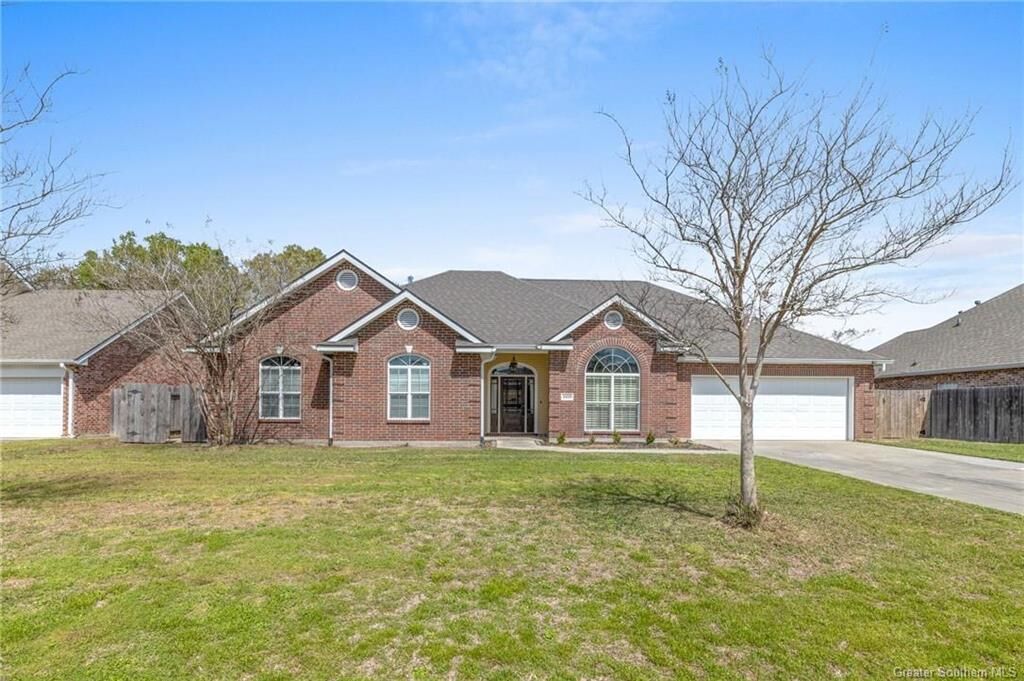 Property Photo: 2408 Brent Keith Drive LA 70605