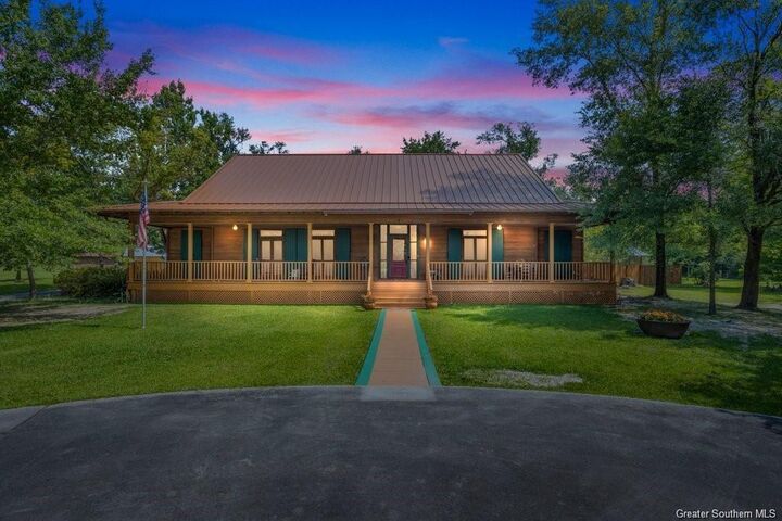 Property Photo:  725 Kingswood Drive  LA 70665 