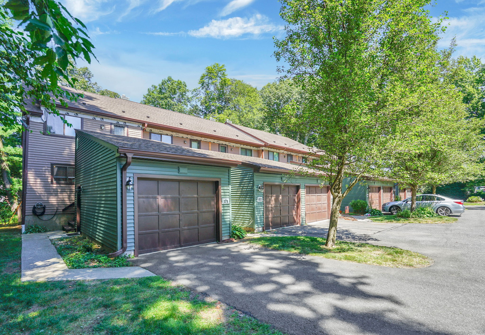 Property Photo: 171 Wynwood Drive 171 CT 06082