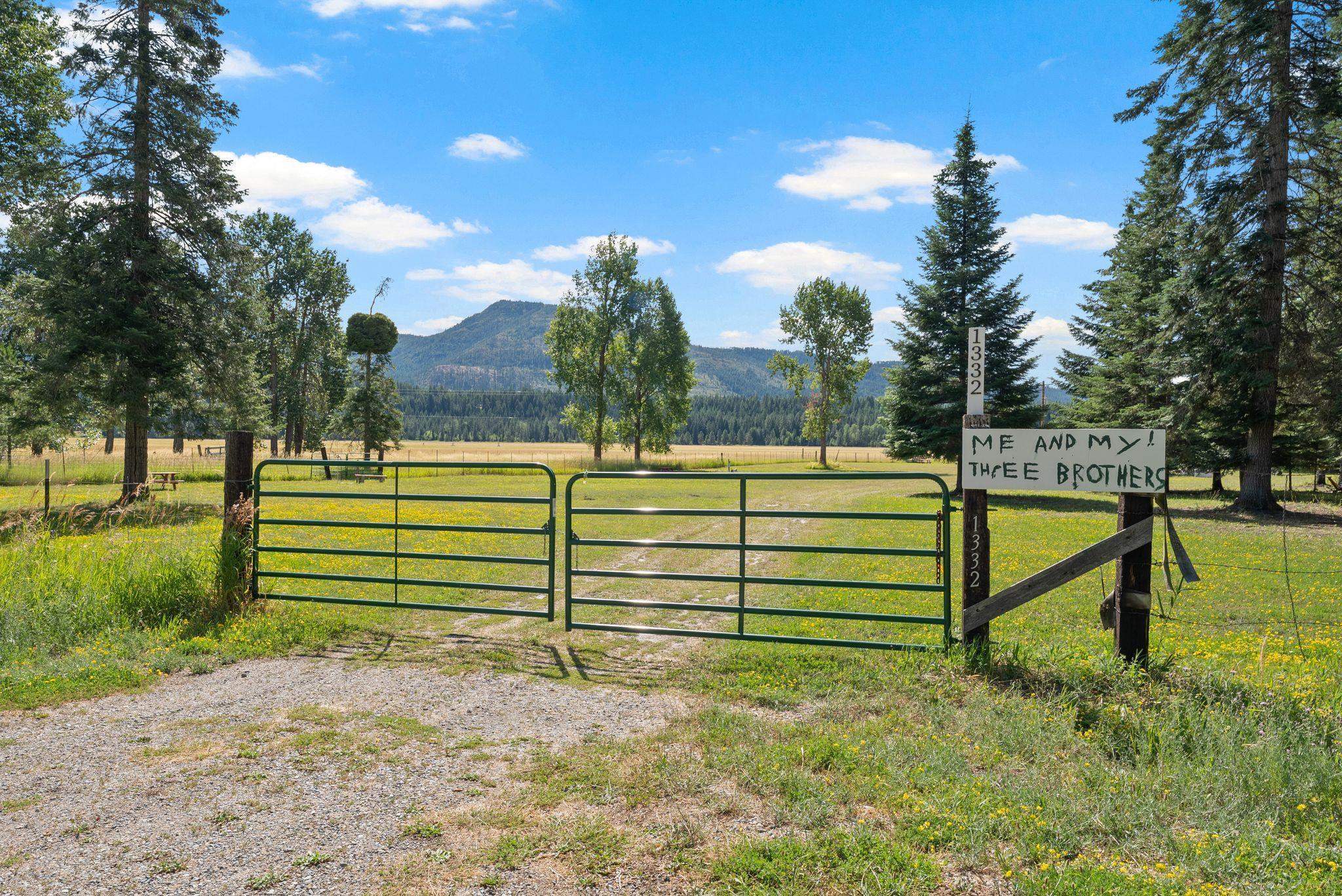 Property Photo: 1332 Riverbend Loop Rd WA 99119