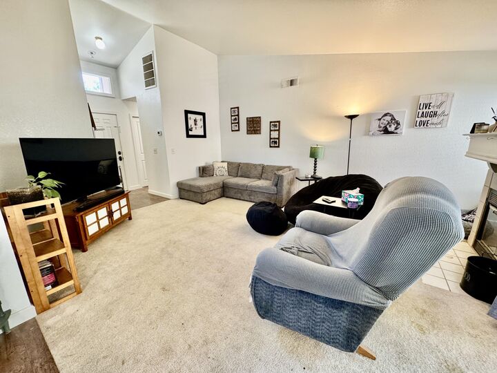 Property Photo:  1233 S Kent St Street  CA 93277 