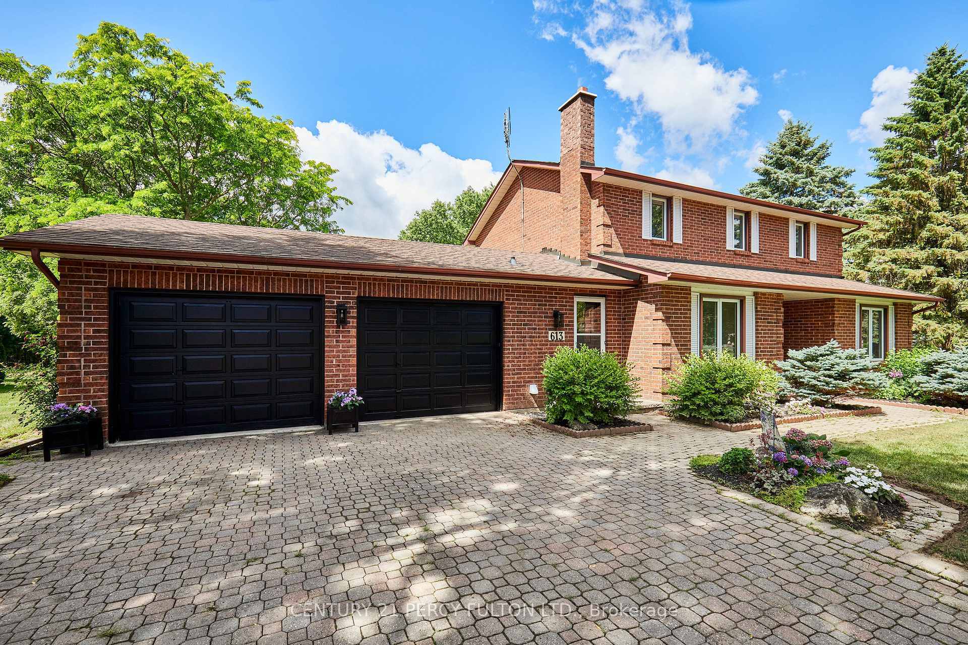Property Photo:  613 Alma Street  ON L9L 1C5 
