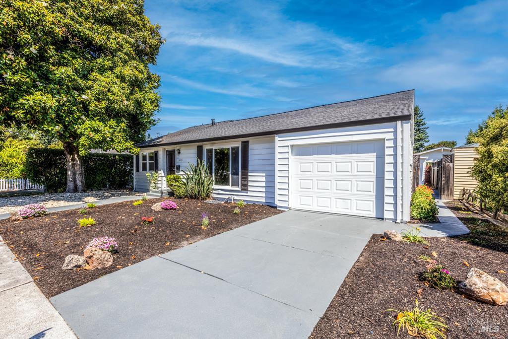 Property Photo:  2033 Sonoma Avenue  CA 95405 