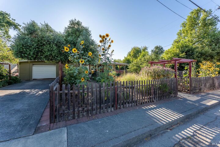 Property Photo:  1272 Locust Street  CA 95490 