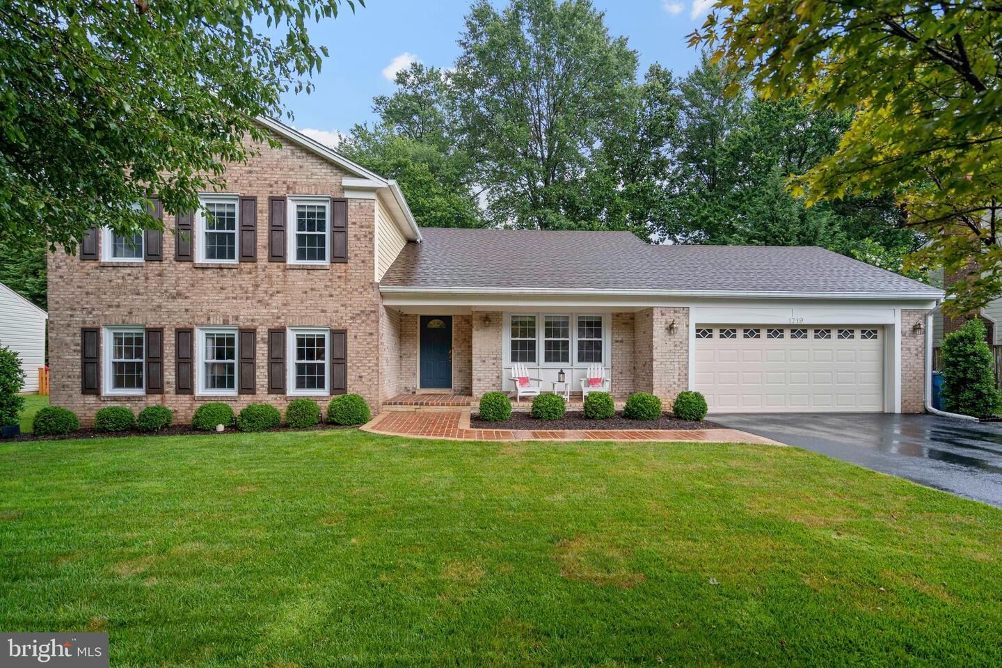 Property Photo: 1719 Larkmeade Drive VA 22182