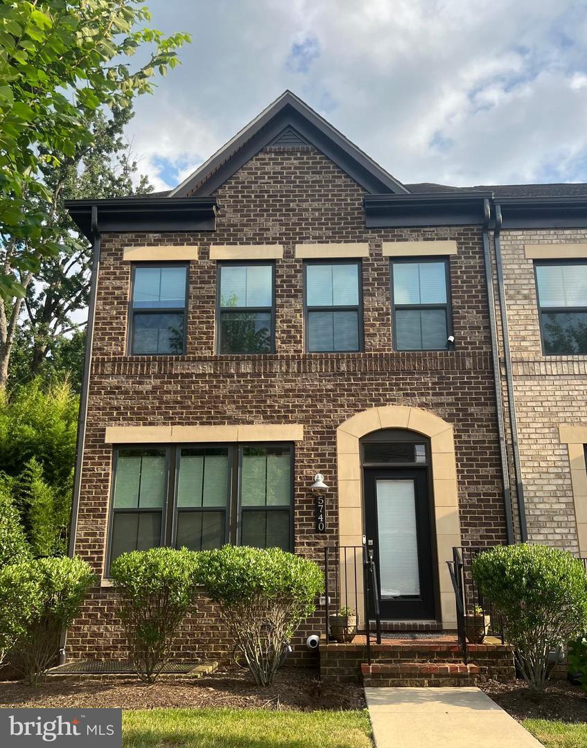 5740 10th Road N  Arlington VA 22205 photo