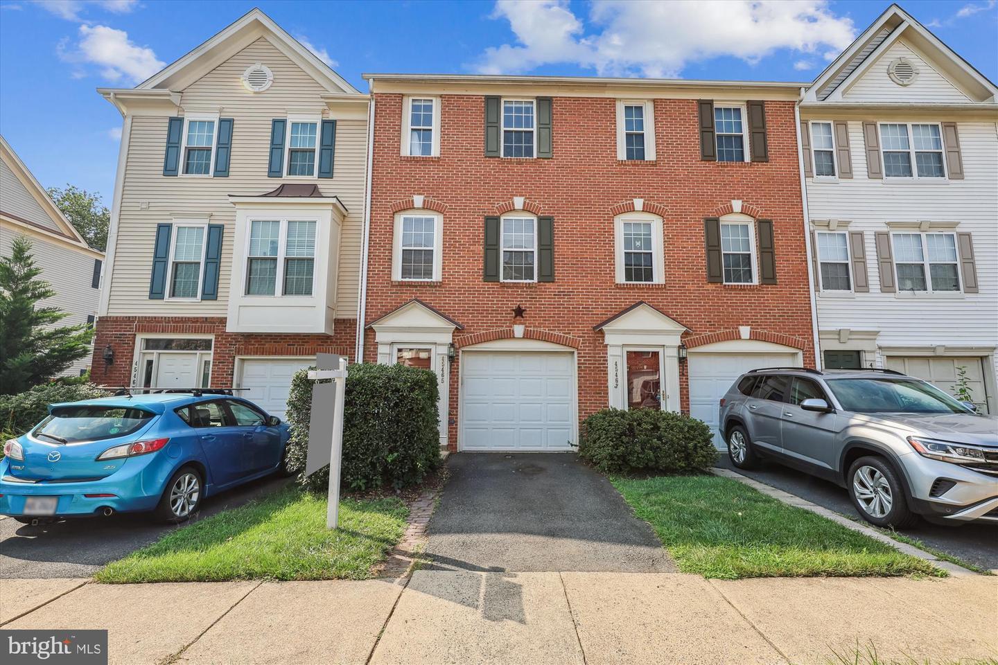 Property Photo: 45465 Bluemont Junction Square VA 20164
