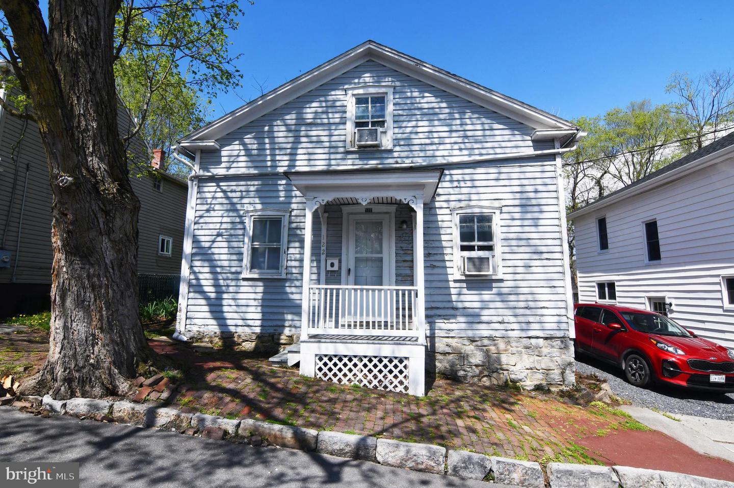 122 E Monmouth Street  Winchester VA 22601 photo