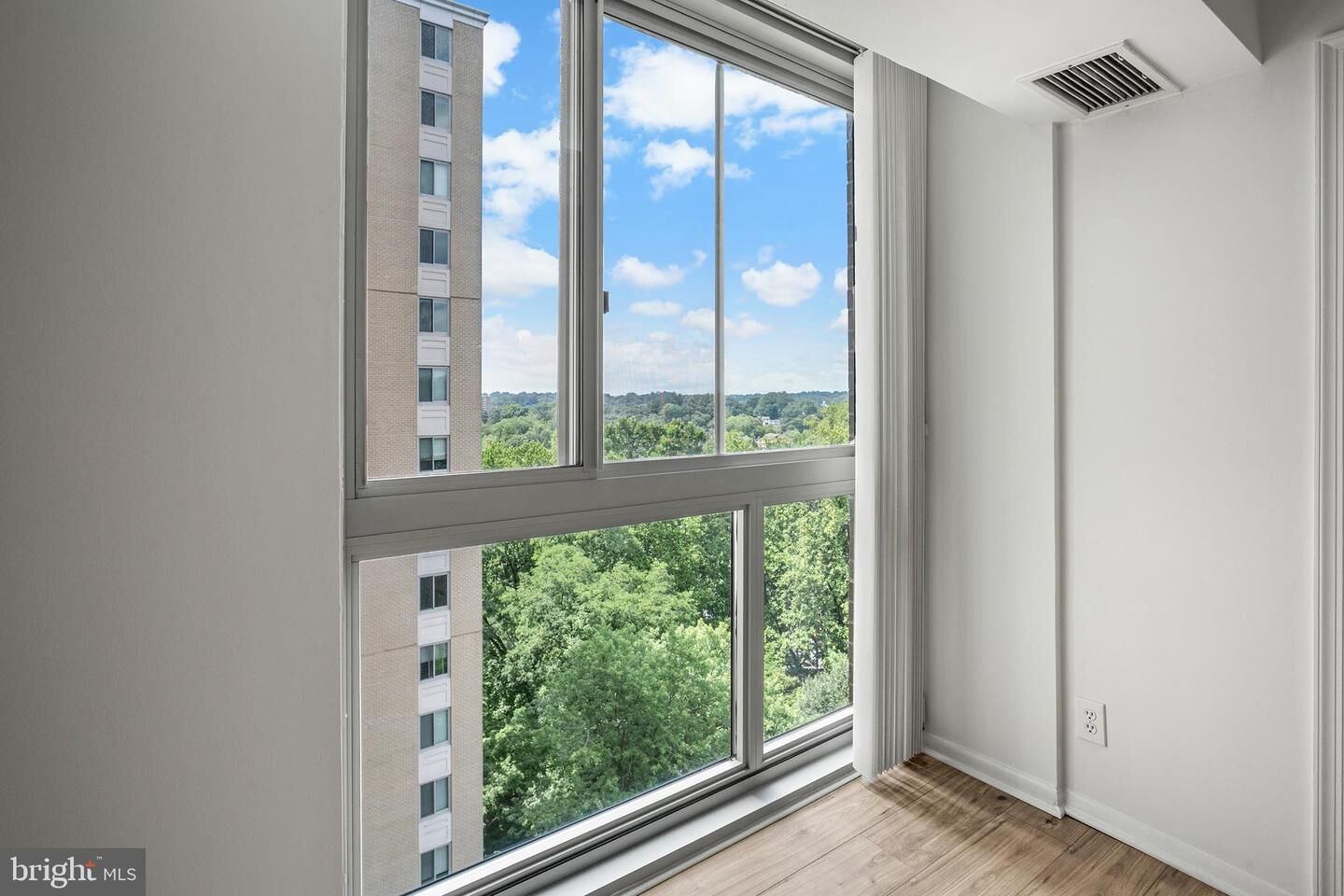 Property Photo: 4601 N Park Avenue N 1213 MD 20815