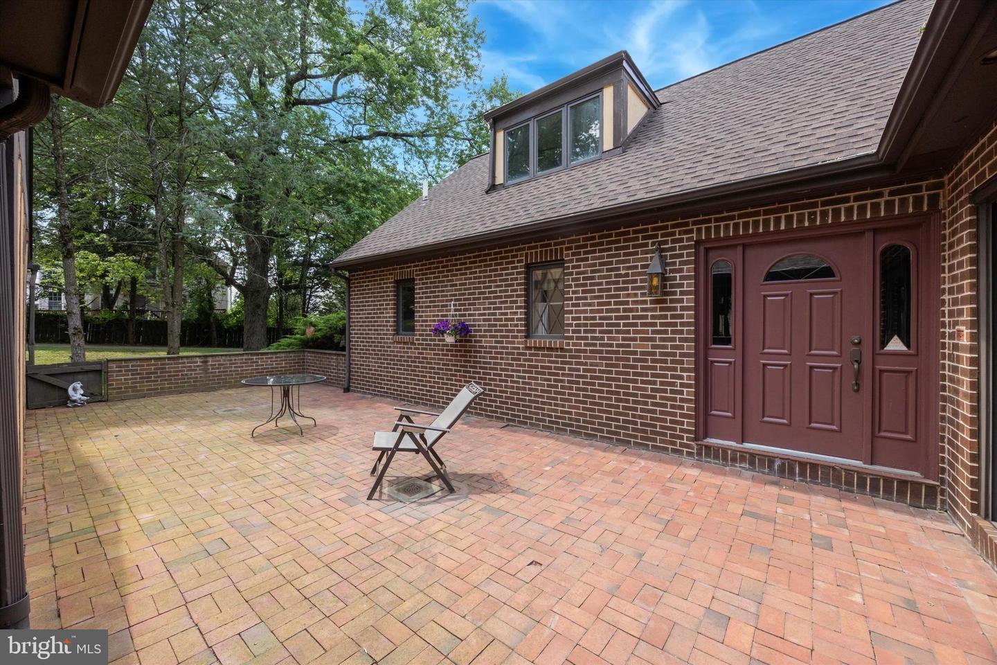 Property Photo:  605 Spring Lane  PA 19128 
