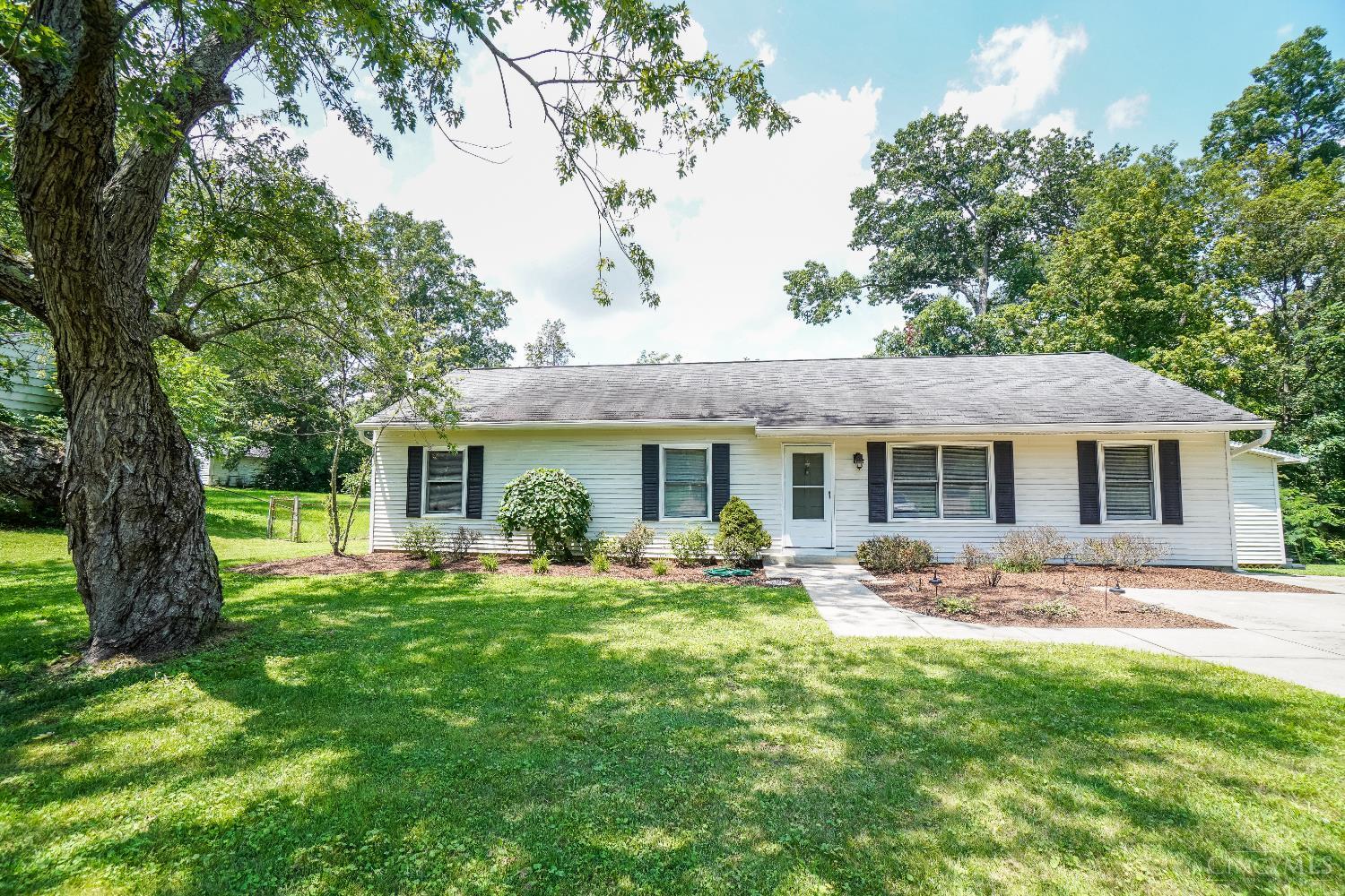 1550 E Meadowbrook Drive  Loveland OH 45140 photo