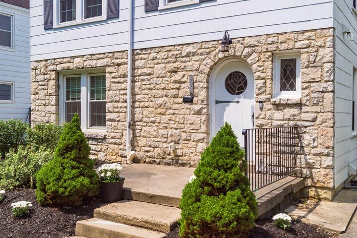Property Photo:  933 Vernon Road  OH 43209 
