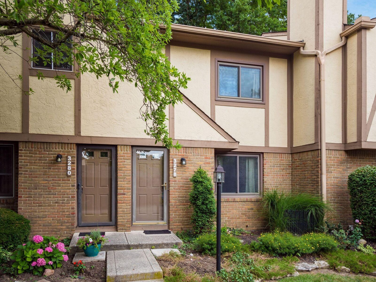 Property Photo:  3278 Brookview Way  OH 43221 