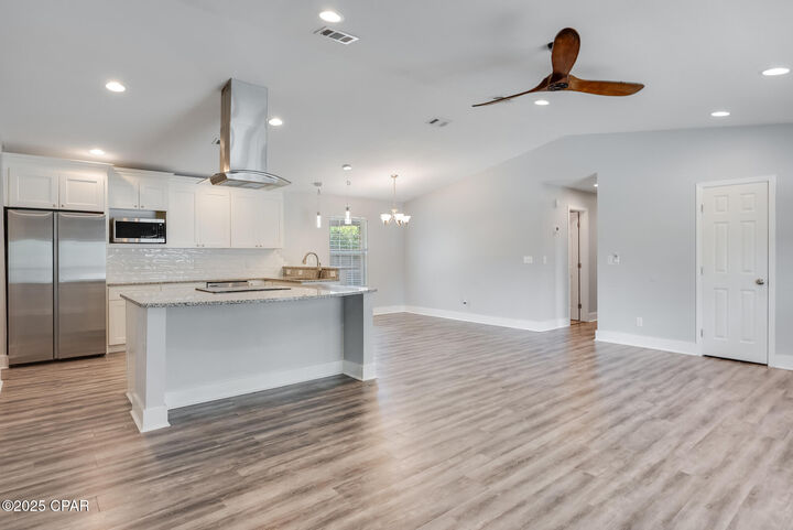 Property Photo:  3903 Ereno Court  FL 32405 