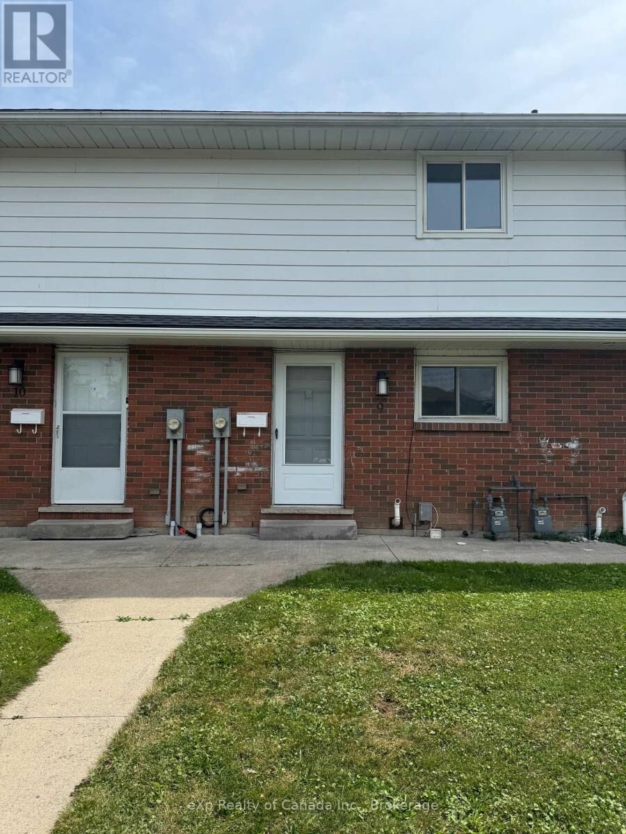 Property Photo:  880 James Street 9  ON N4S 8P8