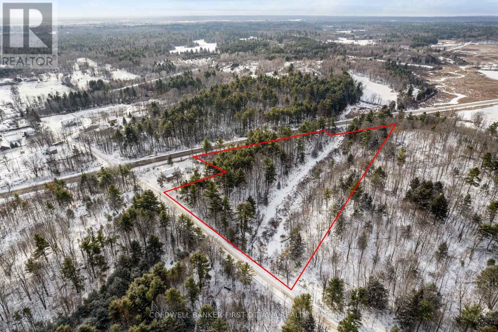 Property Photo: 115 Doran Road ON K7H 3C7