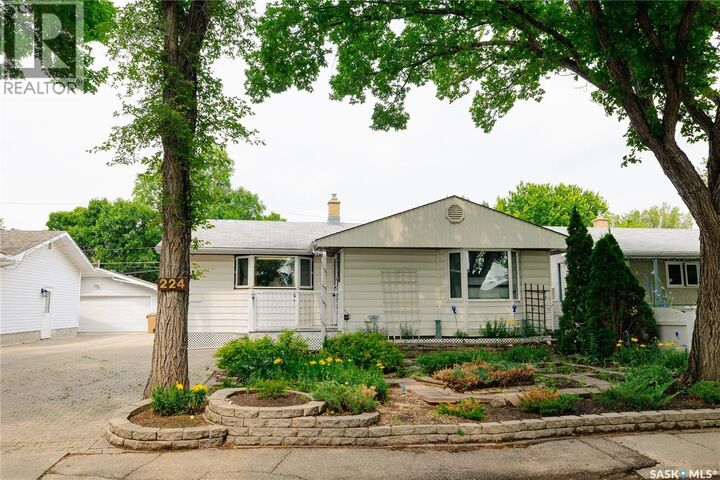 Photo de la propriété:  224 Logan Crescent  SK S4S 5P9 