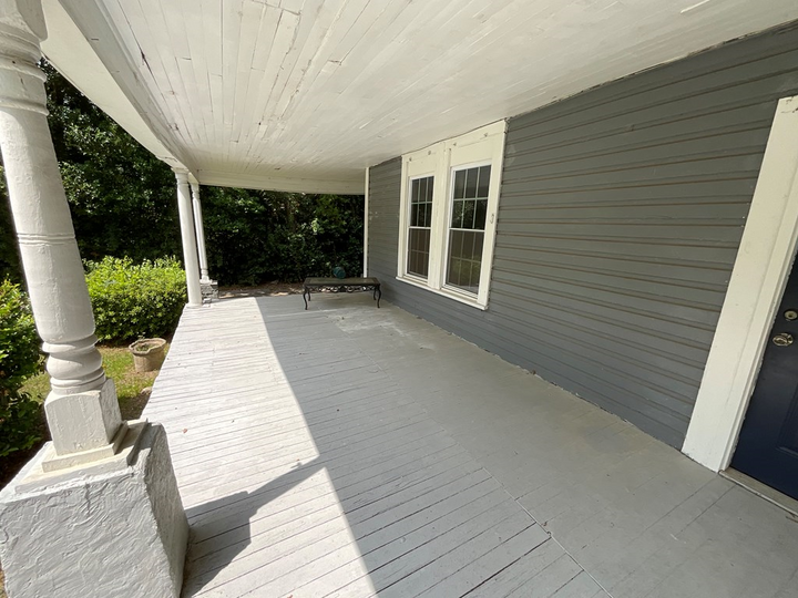 Property Photo: 158 Bowen St GA 31001