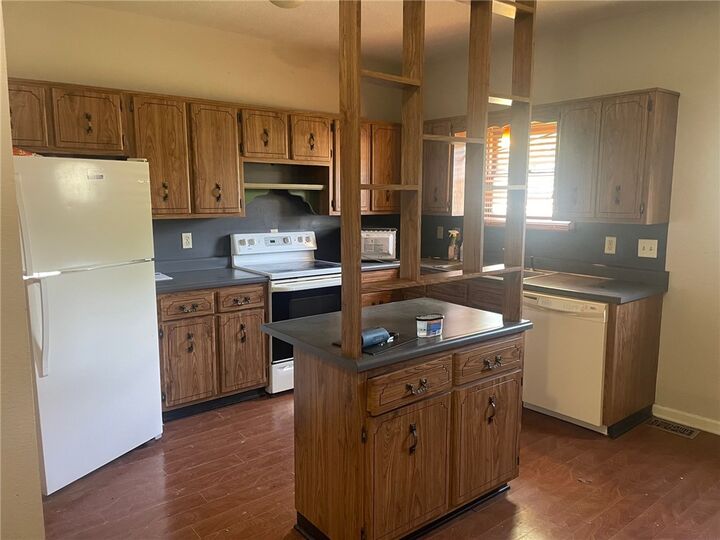 Property Photo:  916 N Maple Street  IL 62458 