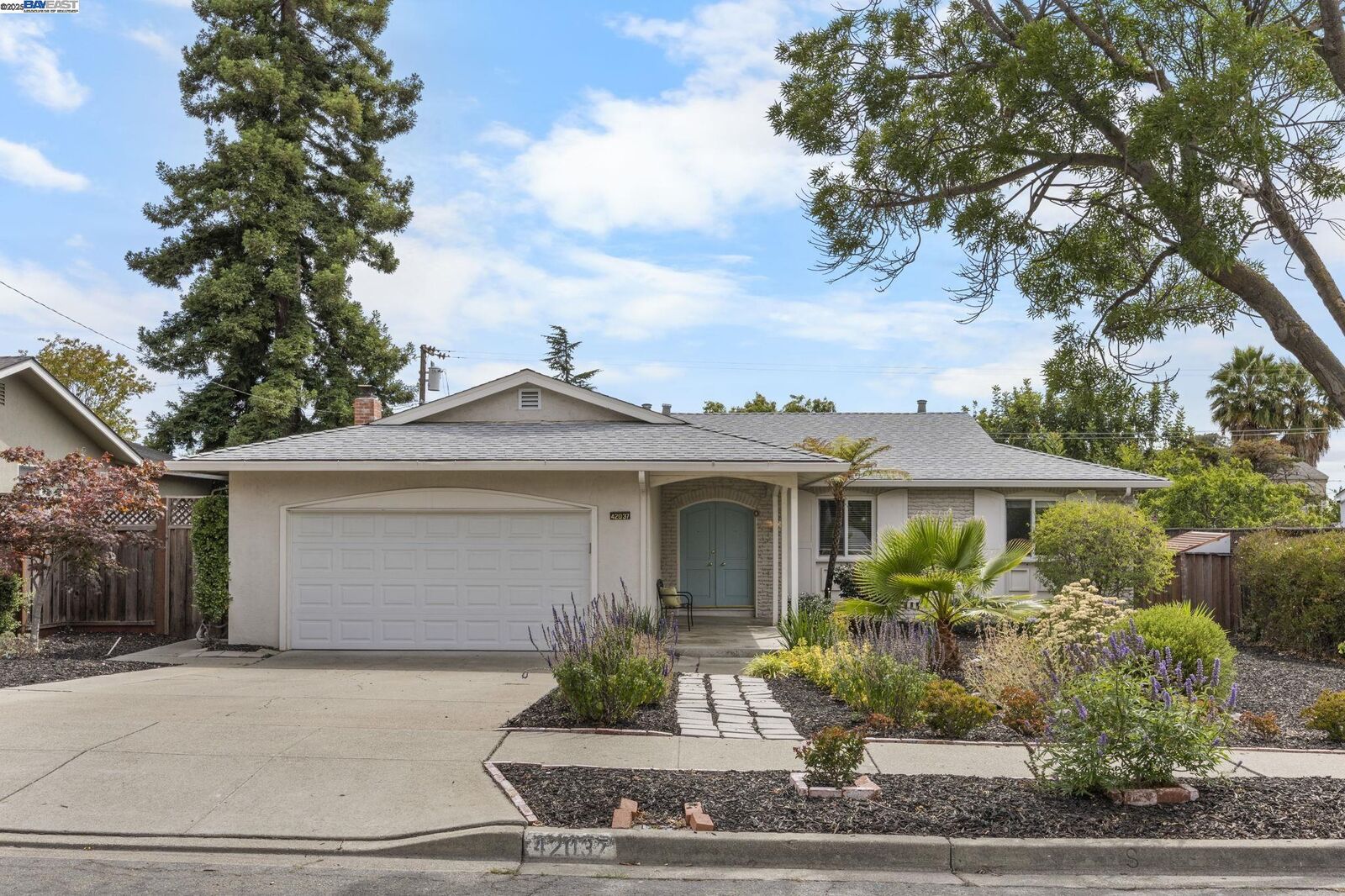 Property Photo: 42037 Via San Gabriel CA 94539