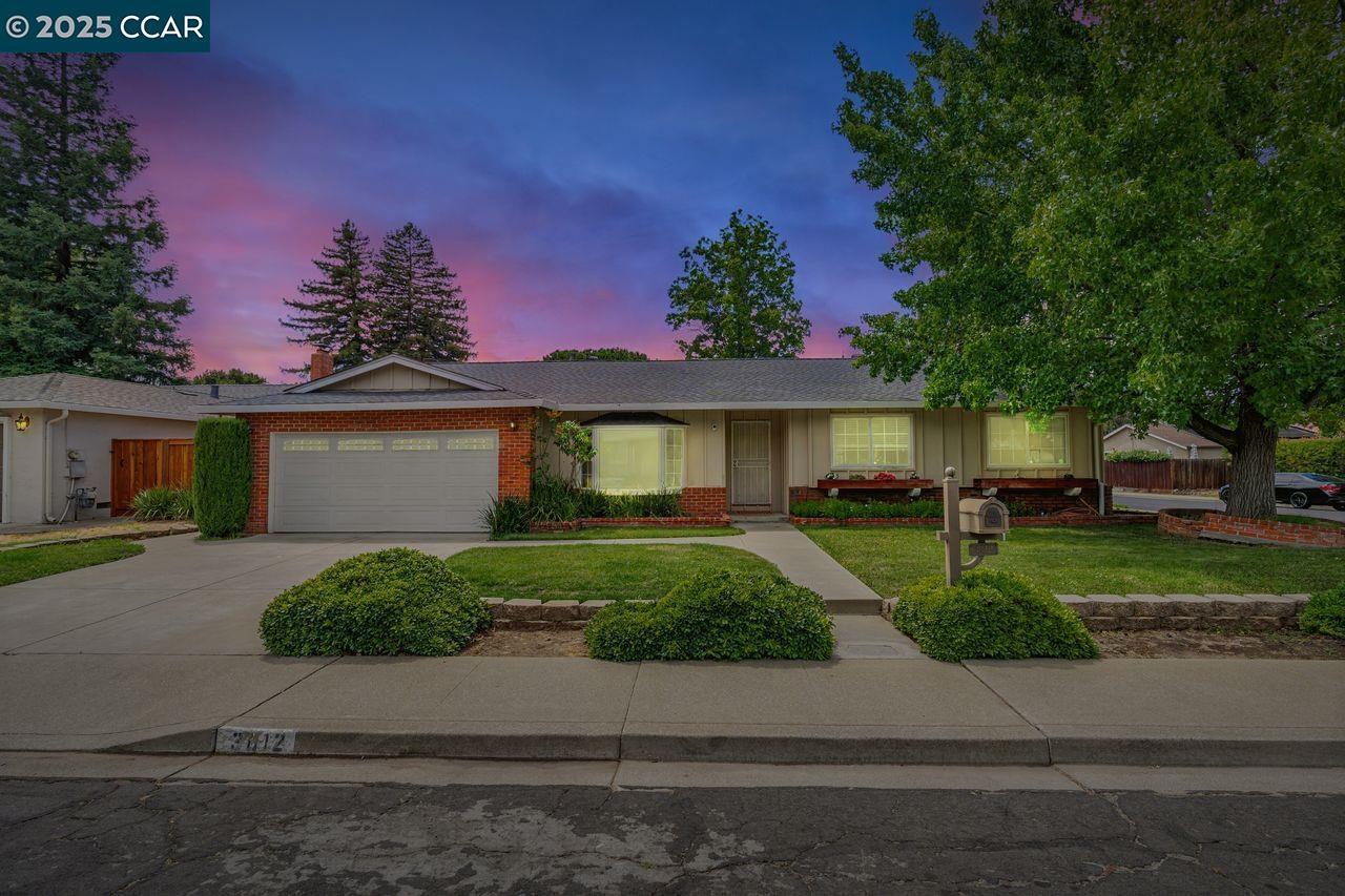 Property Photo: 3812 Fernwood Ct CA 94521
