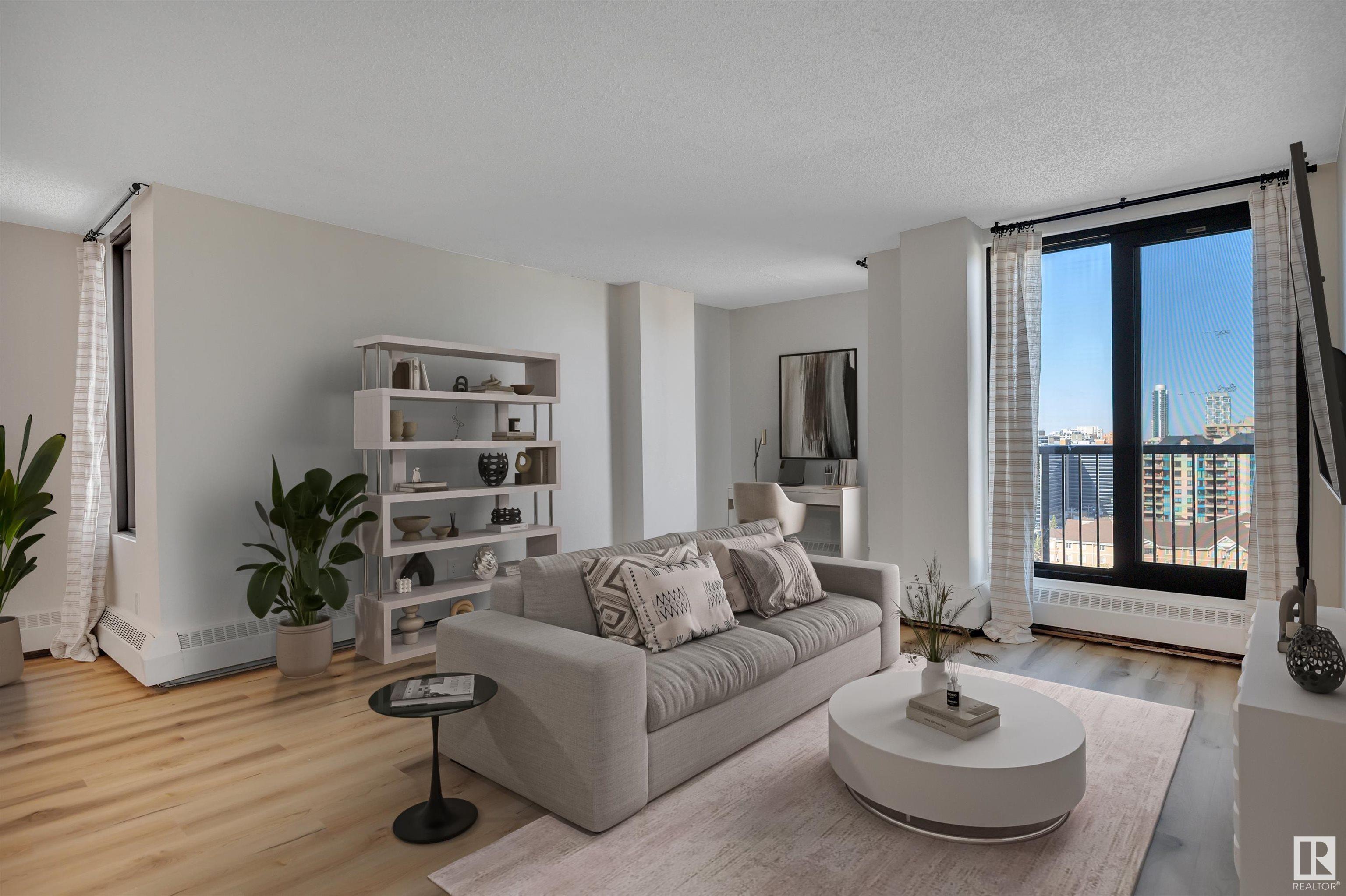 Photo de la propriété:  10145 109 Street NW 1210  AB T5J 3M5 