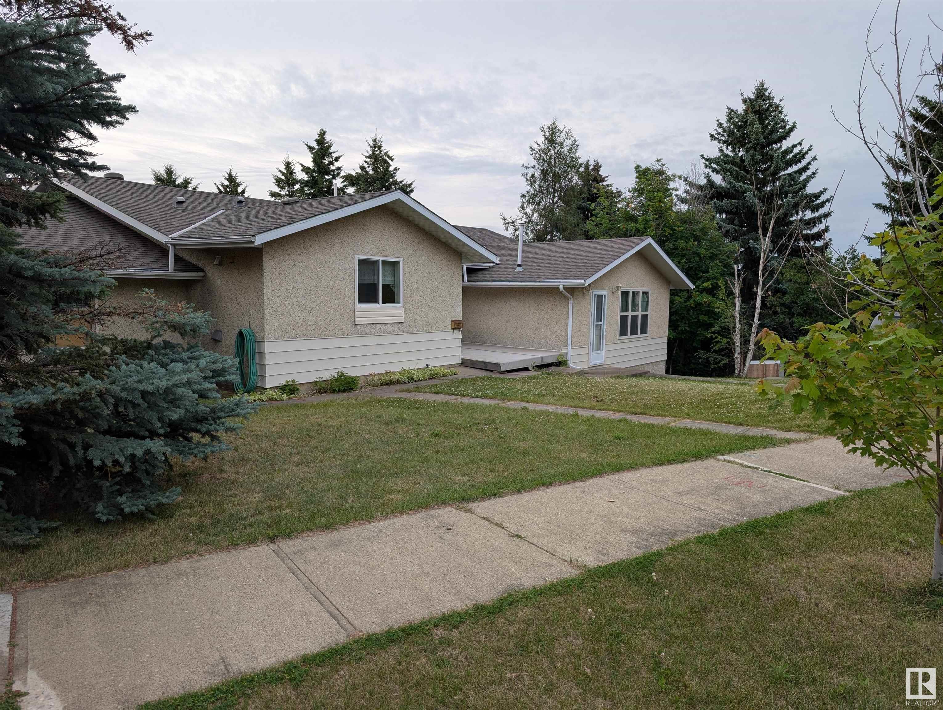 Photo de la propriété: 26 Louisbourg Place AB T8N 4L5