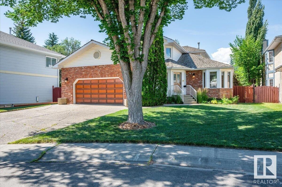 Photo de la propriété: 19 Rhatigan Road NW AB T6R 1N1