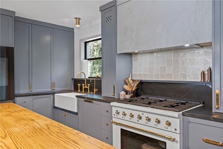Property Photo: 3238 Mountain Hollow Drive GA 30062