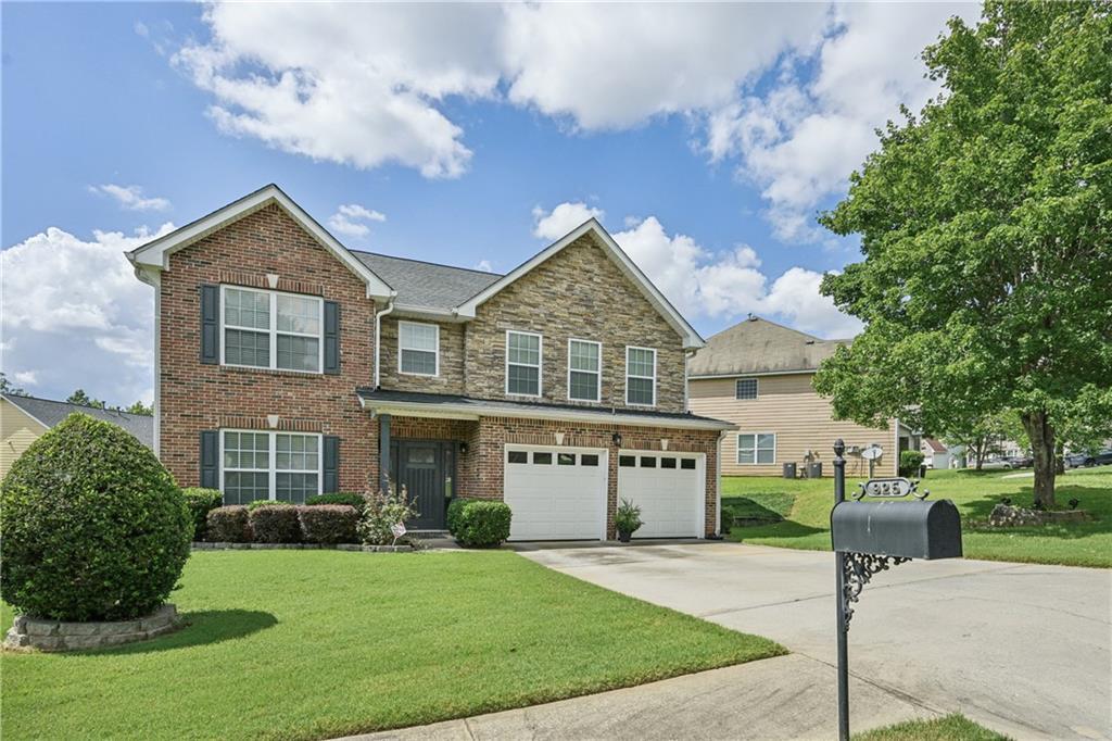 Property Photo: 925 Buckingham Cove GA 30213